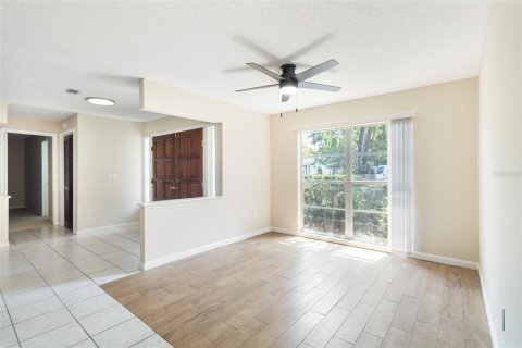 House in Land O' Lakes, Florida 4 bedrooms, 147.34 sq.m. № 2235463 - photo 15