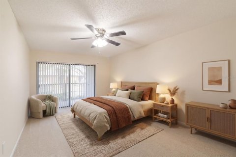 House in Land O' Lakes, Florida 4 bedrooms, 147.34 sq.m. № 2235463 - photo 4