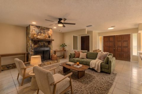 House in Land O' Lakes, Florida 4 bedrooms, 147.34 sq.m. № 2235463 - photo 9