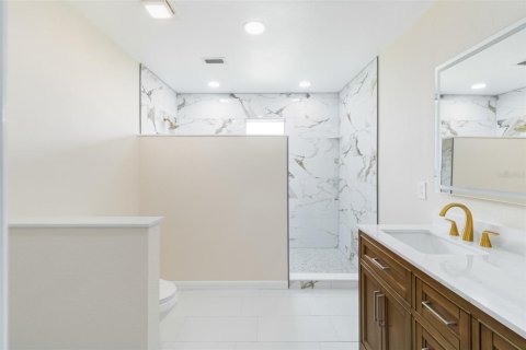 House in Land O' Lakes, Florida 4 bedrooms, 147.34 sq.m. № 2235463 - photo 5