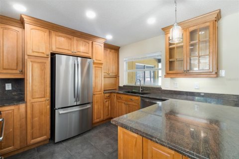 House in Land O' Lakes, Florida 4 bedrooms, 147.34 sq.m. № 2235463 - photo 7