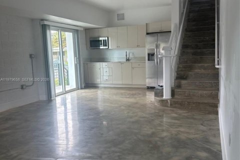 Townhouse in Miami, Florida 3 bedrooms, 130.06 sq.m. № 2043894 - photo 3