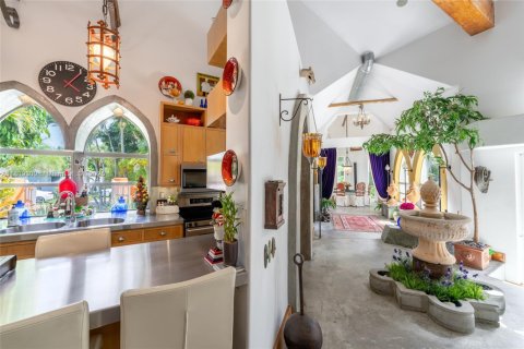 House in South Miami, Florida 3 bedrooms, 319.86 sq.m. № 1832272 - photo 18