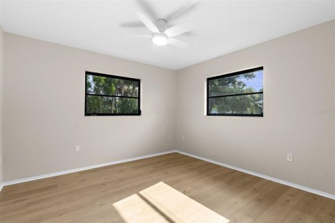 House in North Port, Florida 3 bedrooms, 132.57 sq.m. № 1856307 - photo 17