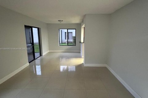 Купить кондоминиум в Корал-Спрингс, Флорида 2 спальни, 84.54м2, № 1932671 - фото 2