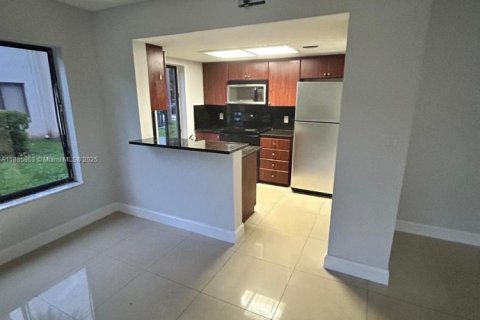 Купить кондоминиум в Корал-Спрингс, Флорида 2 спальни, 84.54м2, № 1932671 - фото 1