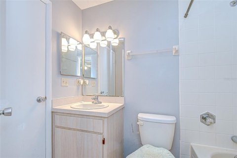 House in Zephyrhills, Florida 2 bedrooms, 88.44 sq.m. № 2236105 - photo 9