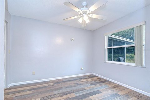 House in Zephyrhills, Florida 2 bedrooms, 88.44 sq.m. № 2236105 - photo 5
