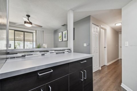 Condo in Oldsmar, Florida, 2 bedrooms  № 1734649 - photo 16