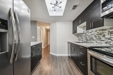 Condo in Oldsmar, Florida, 2 bedrooms  № 1734649 - photo 17