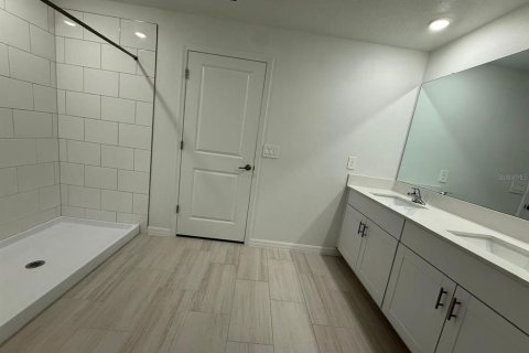 Villa ou maison à louer à San Antonio, Floride: 4 chambres, 179.86 m2 № 2405354 - photo 16