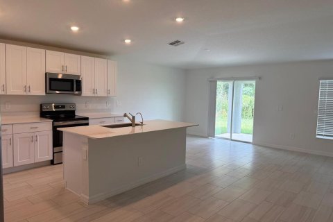 Villa ou maison à louer à San Antonio, Floride: 4 chambres, 179.86 m2 № 2405354 - photo 9