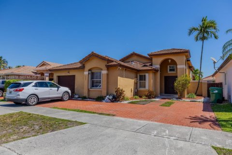 House in Miami, Florida 1 bedroom, 175.12 sq.m. № 2051537 - photo 25