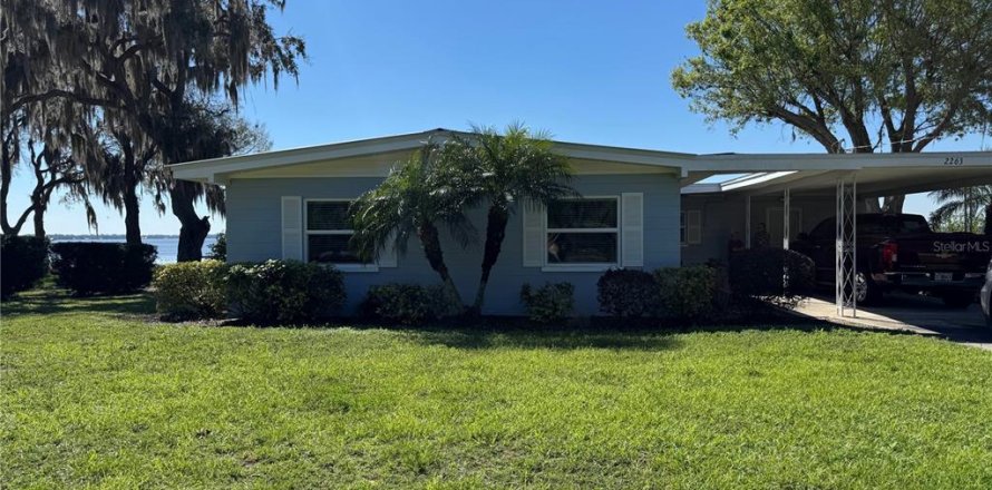 House in Frostproof, Florida 3 bedrooms, 124.95 sq.m. № 1514142