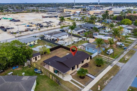 Villa ou maison à vendre à Homestead, Floride: 3 chambres № 2028076 - photo 29