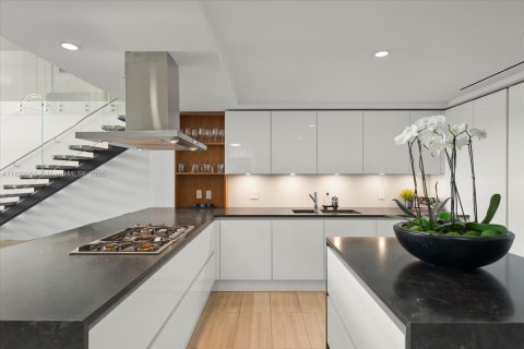 Condominio en venta en Miami Beach, Florida, 4 dormitorios, 374.67 m2 № 1790236 - foto 12