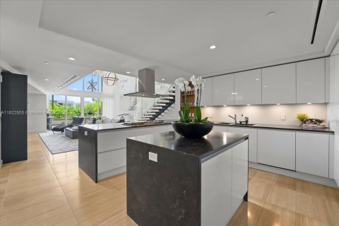 Condominio en venta en Miami Beach, Florida, 4 dormitorios, 374.67 m2 № 1790236 - foto 11