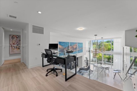 Condominio en venta en Miami Beach, Florida, 4 dormitorios, 374.67 m2 № 1790236 - foto 24