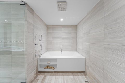 Condominio en venta en Miami Beach, Florida, 4 dormitorios, 374.67 m2 № 1790236 - foto 30
