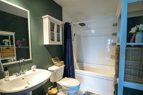 Copropriété à vendre à Miami, Floride: 2 chambres, 92.62 m2 № 1950150 - photo 29