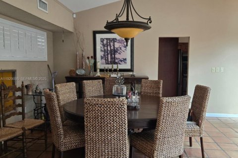Villa ou maison à vendre à North Miami Beach, Floride: 4 chambres № 1988539 - photo 25