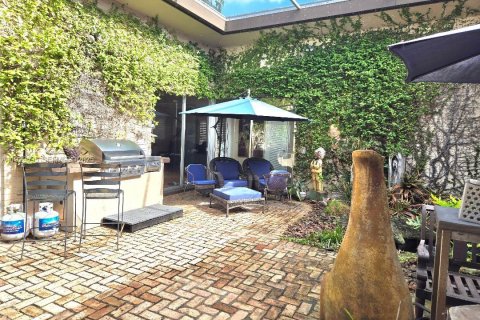 Villa ou maison à vendre à North Miami Beach, Floride: 4 chambres № 1988539 - photo 10