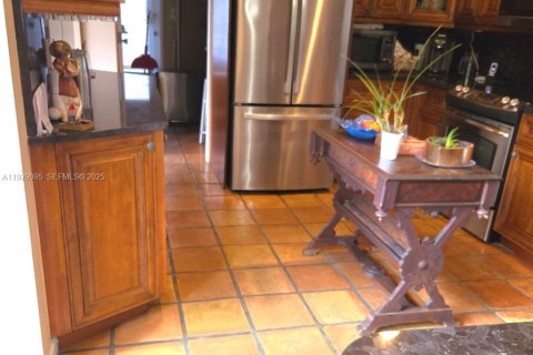 Villa ou maison à vendre à North Miami Beach, Floride: 4 chambres № 1988539 - photo 8