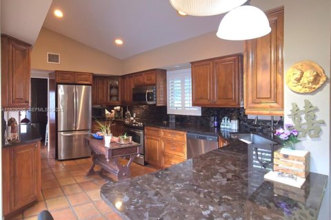 Villa ou maison à vendre à North Miami Beach, Floride: 4 chambres № 1988539 - photo 9