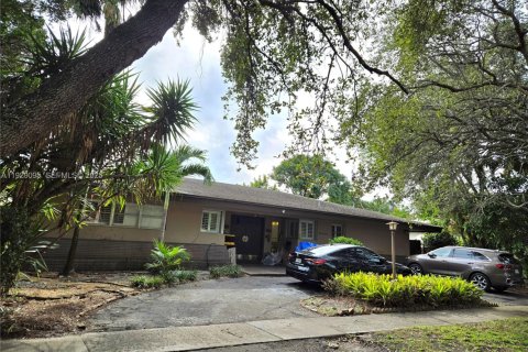 Villa ou maison à vendre à North Miami Beach, Floride: 4 chambres № 1988539 - photo 3