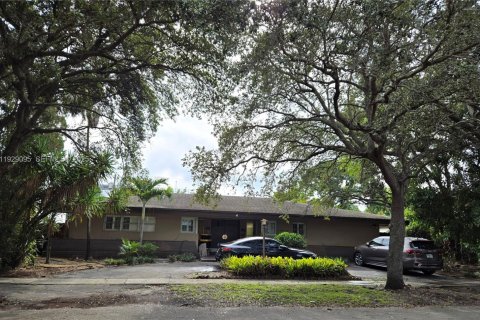 Villa ou maison à vendre à North Miami Beach, Floride: 4 chambres № 1988539 - photo 4