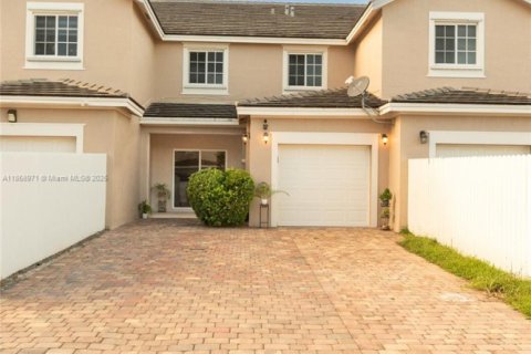Townhouse in Homestead, Florida 3 bedrooms, 146.79 sq.m. № 1887419 - photo 7