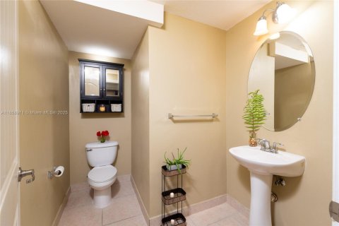 Townhouse in Homestead, Florida 3 bedrooms, 146.79 sq.m. № 1887419 - photo 20