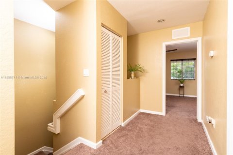 Townhouse in Homestead, Florida 3 bedrooms, 146.79 sq.m. № 1887419 - photo 11