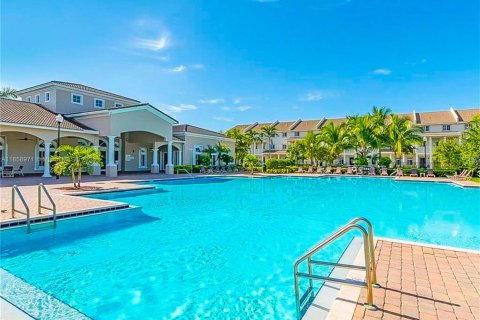 Townhouse in Homestead, Florida 3 bedrooms, 146.79 sq.m. № 1887419 - photo 5
