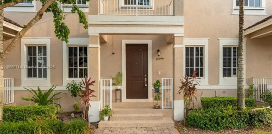 Townhouse in Homestead, Florida 3 bedrooms, 146.79 sq.m. № 1887419