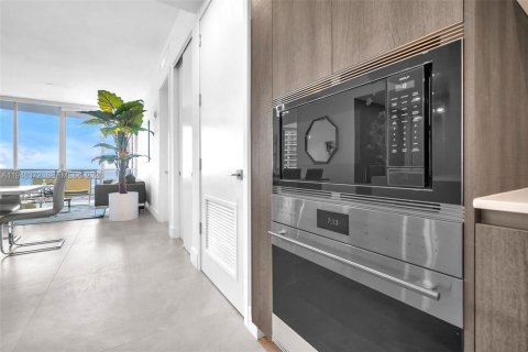 Condo in Sunny Isles Beach, Florida, 2 bedrooms  № 2002753 - photo 24