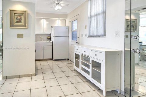 Condo in Aventura, Florida, 1 bedroom  № 2055386 - photo 4