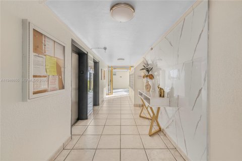 Condo in Aventura, Florida, 1 bedroom  № 2055386 - photo 20