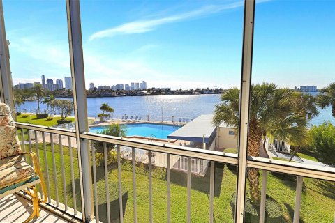 Condo in Aventura, Florida, 1 bedroom  № 2055386 - photo 15
