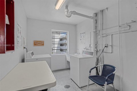 Condo in Aventura, Florida, 1 bedroom  № 2055386 - photo 17