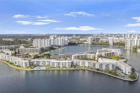 Condo in Aventura, Florida, 1 bedroom  № 2055386 - photo 21