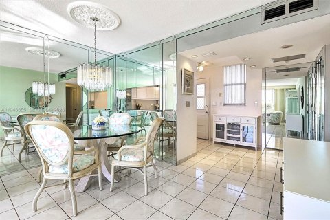 Condo in Aventura, Florida, 1 bedroom  № 2055386 - photo 5