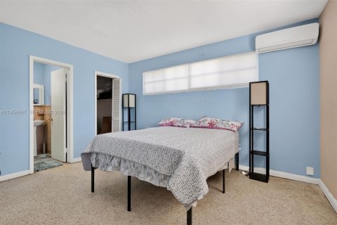 House in Miami, Florida 3 bedrooms, 114.27 sq.m. № 2009362 - photo 30