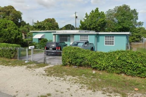 House in Miami, Florida 3 bedrooms, 114.27 sq.m. № 2009362