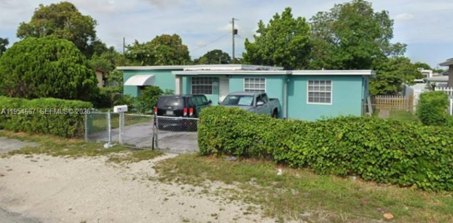 House in Miami, Florida 3 bedrooms, 114.27 sq.m. № 2009362