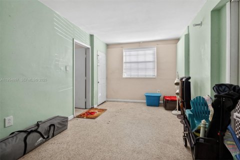 House in Miami, Florida 3 bedrooms, 114.27 sq.m. № 2009362 - photo 29