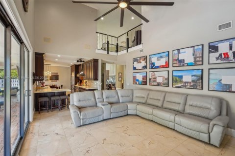 Villa ou maison à vendre à Miami, Floride: 5 chambres, 355.54 m2 № 1739284 - photo 8