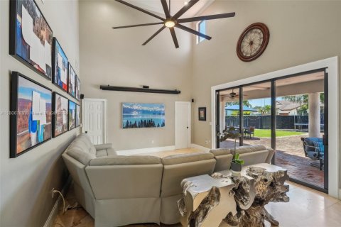 Villa ou maison à vendre à Miami, Floride: 5 chambres, 355.54 m2 № 1739284 - photo 6