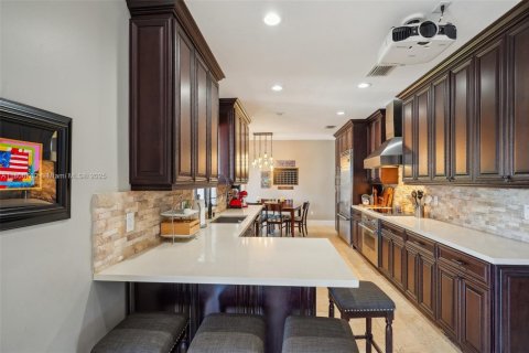 Villa ou maison à vendre à Miami, Floride: 5 chambres, 355.54 m2 № 1739284 - photo 16
