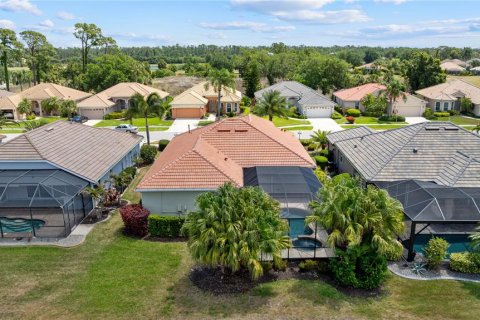 Villa ou maison à vendre à North Port, Floride: 3 chambres, 167.04 m2 № 2102795 - photo 2